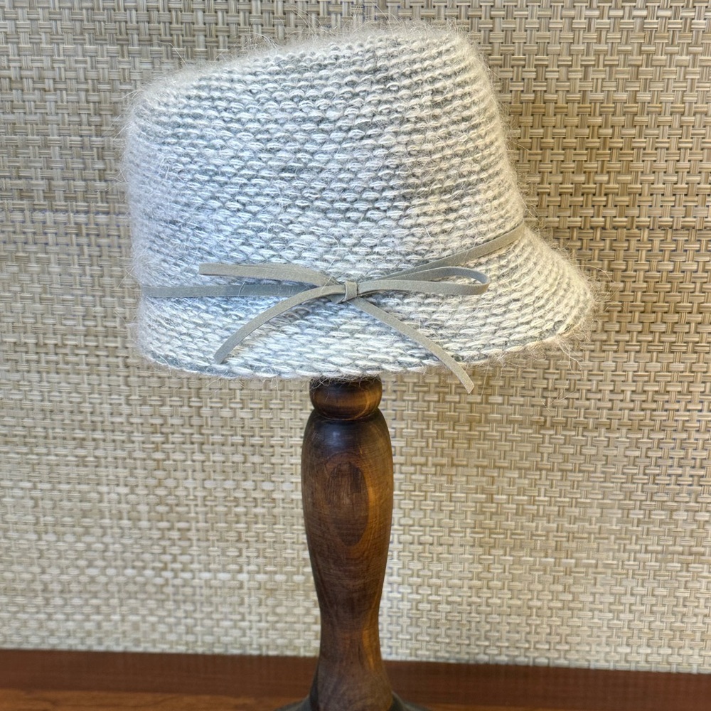 Scala Pronto Gray & White Wool Blend Knitted Cloche Hat OS